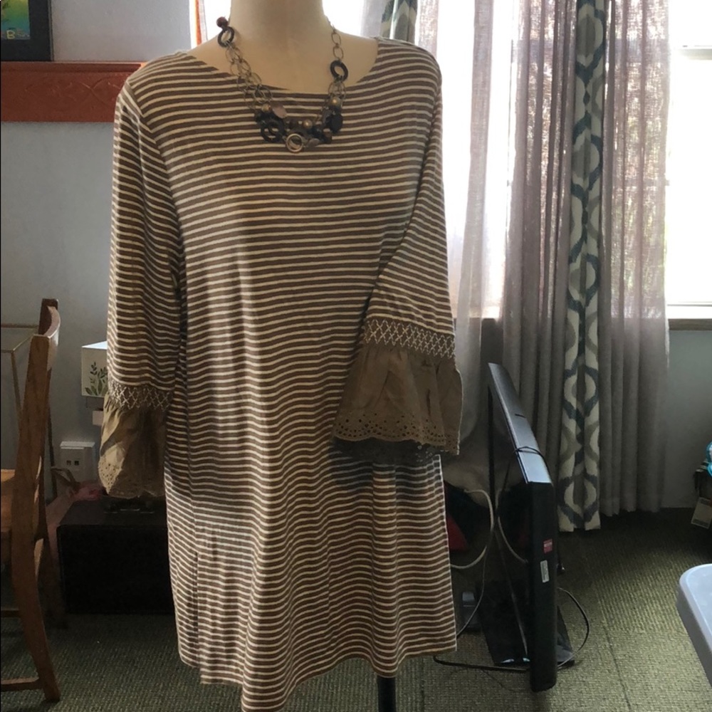J Jill Smocked Sleeve Tunic